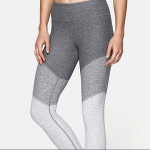 Outdoor voices Capri leggings